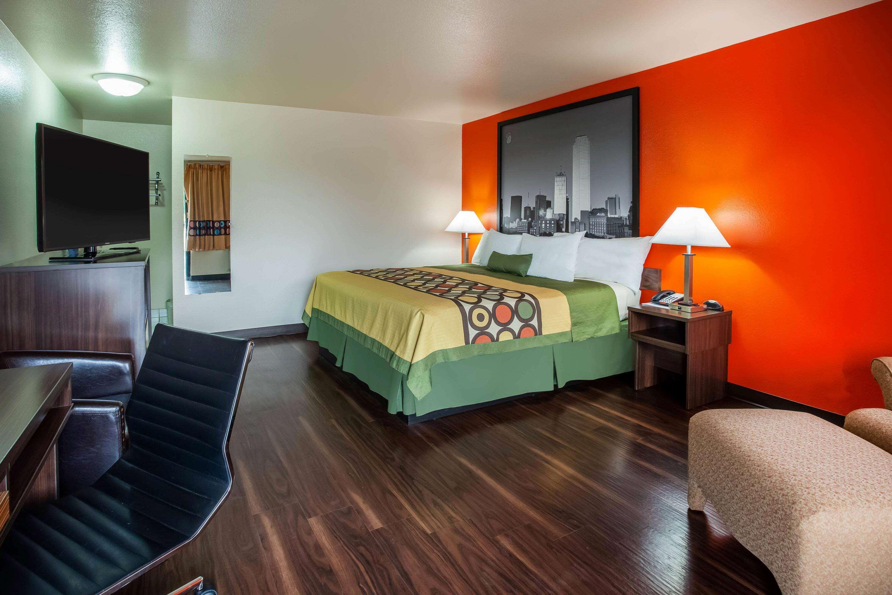 Super 8 by Wyndham Giddings Hotel Bagian luar foto