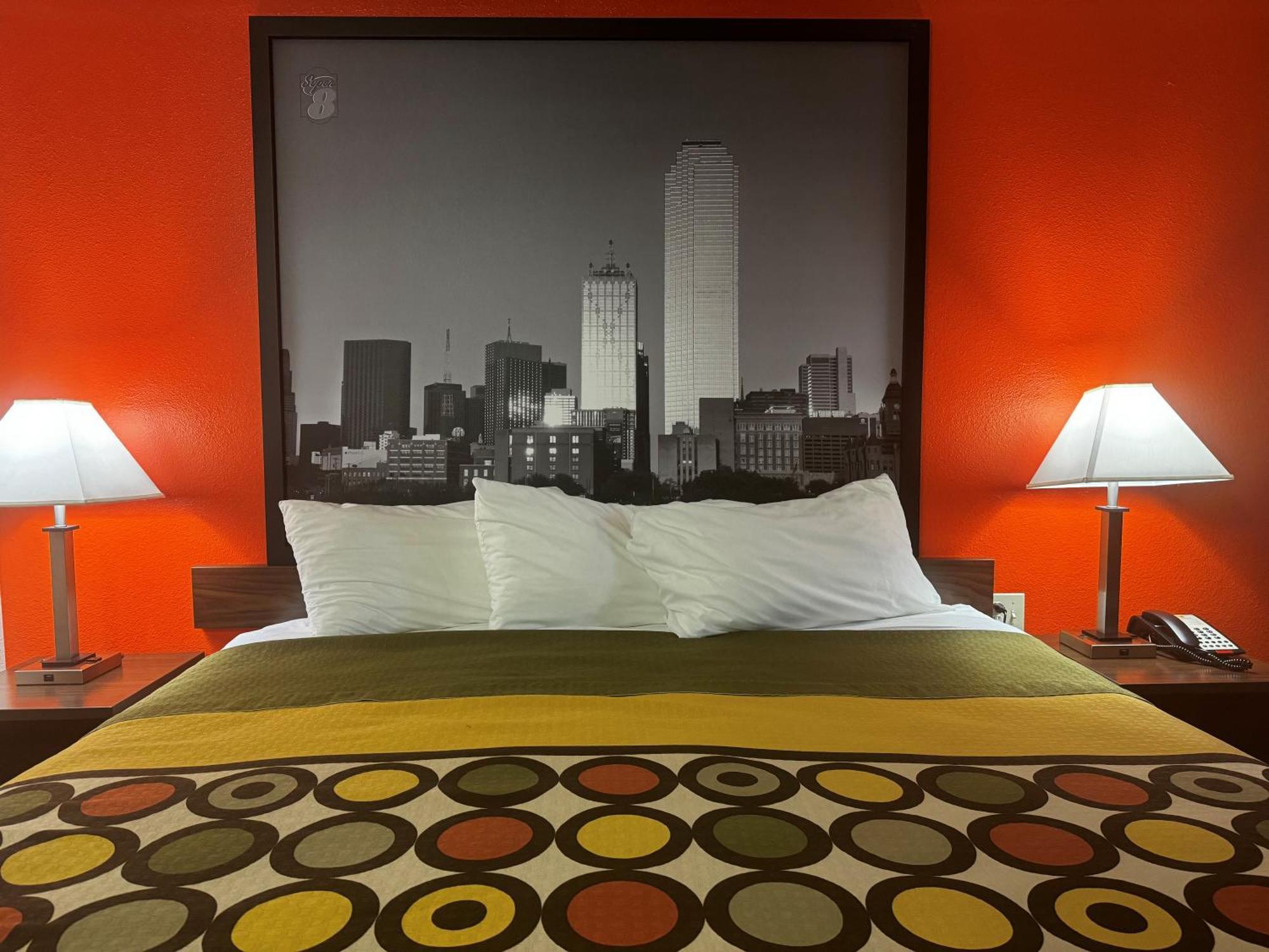 Super 8 by Wyndham Giddings Hotel Bagian luar foto